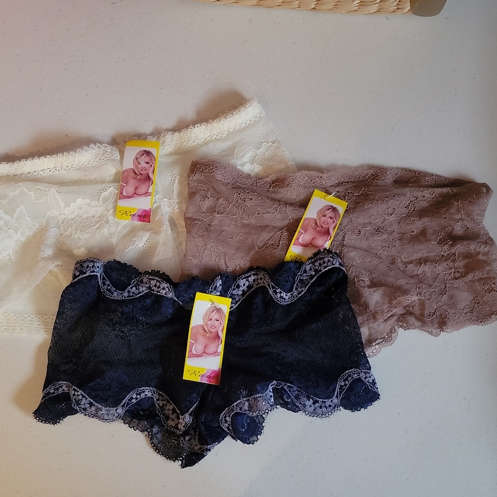 NWT 3 Pr. Lace Panties sz X-Small